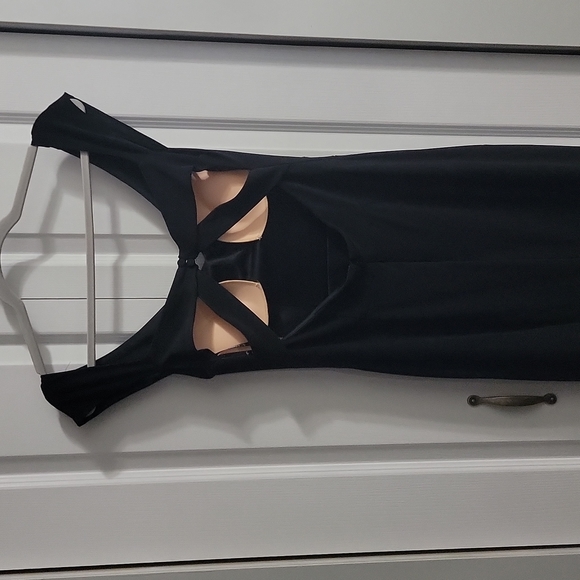 Dress - Picture 3 of 3